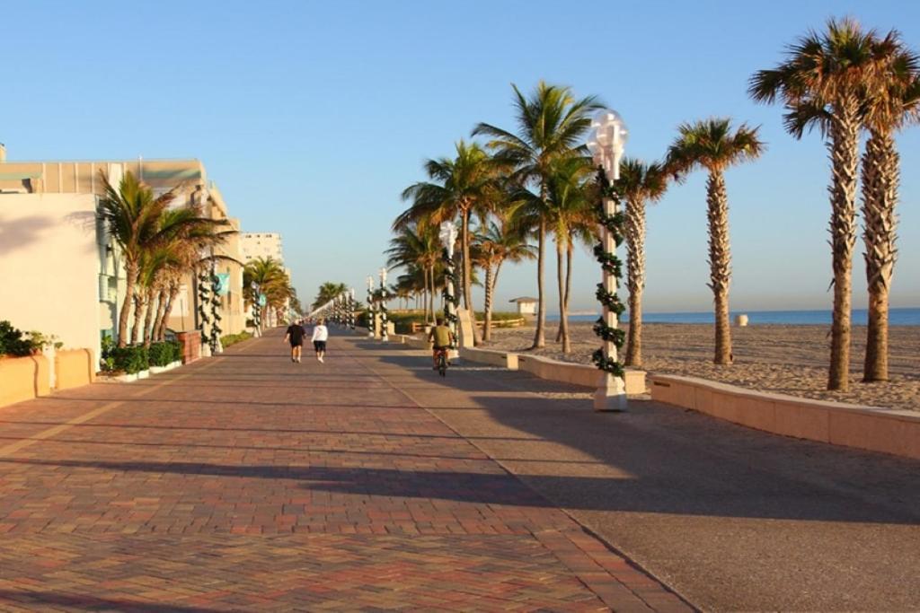 West Lake Park Holiday Retreat Dania Beach Hollywood Exterior photo